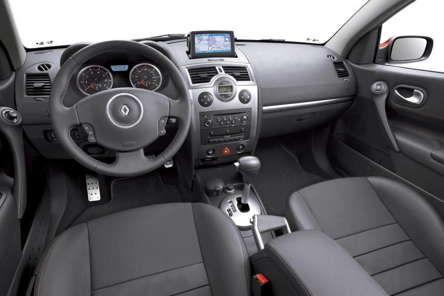  Renault Megane Coupe Cabriolet 2006 года  (фото 2 из 15)